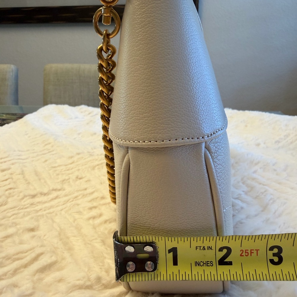 Gucci Beige Leather Shoulder Bag with Gold Chain - Picture 11 of 12